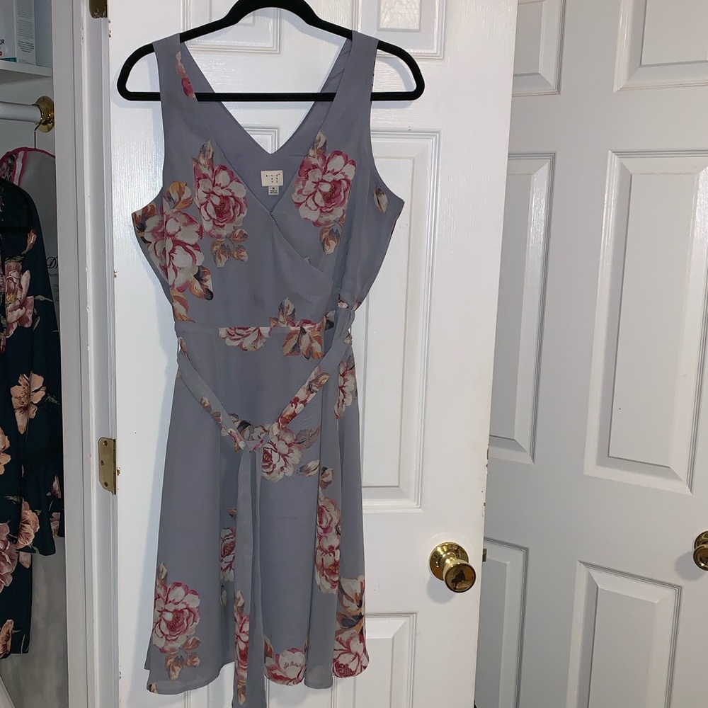 Classy baby blue, floral midi dress